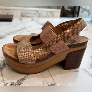 OTBT Women's Platform Sandals in Tan and Brown